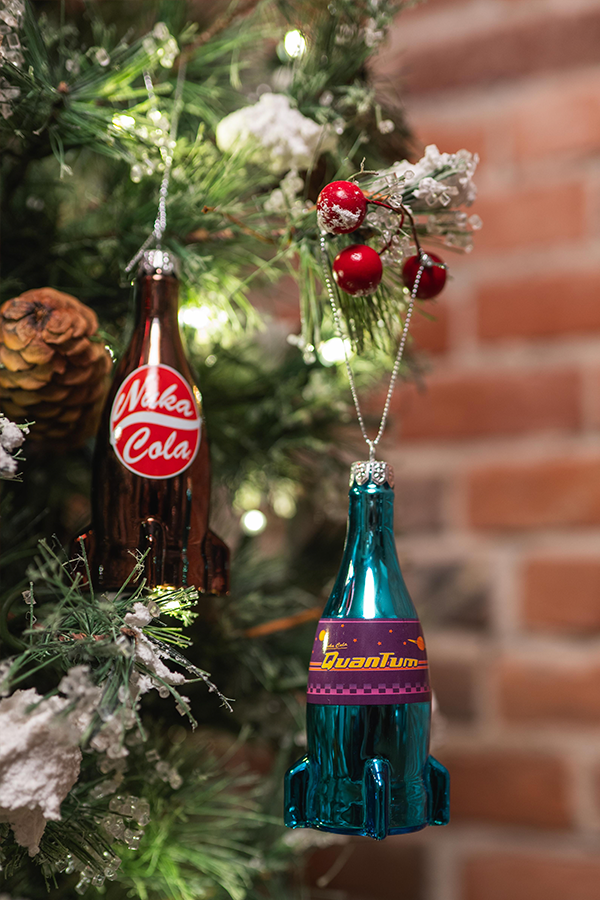 Fallout Nuka-Cola Glass Bottle Tree Ornament Set - Image 10