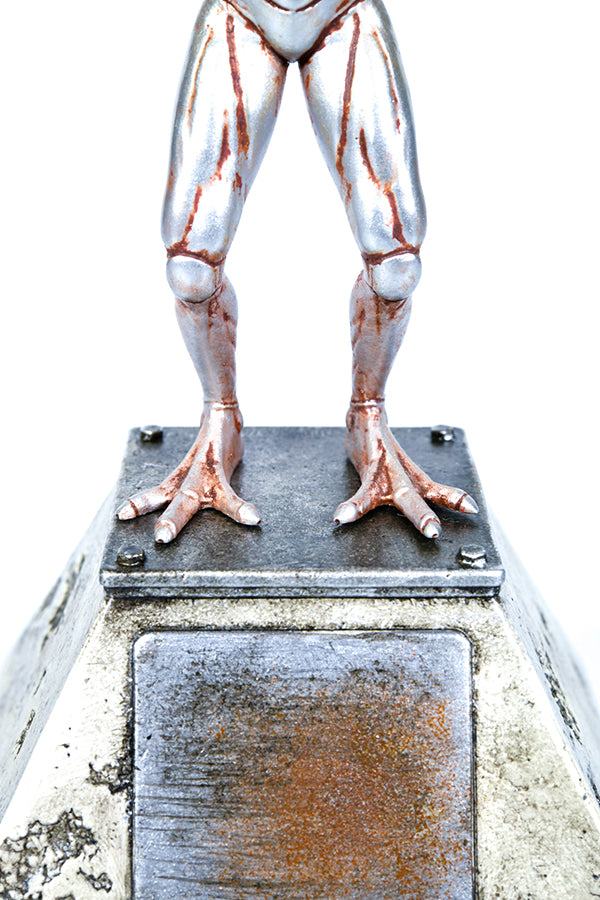 Fallout Mothman Statue - Image 15
