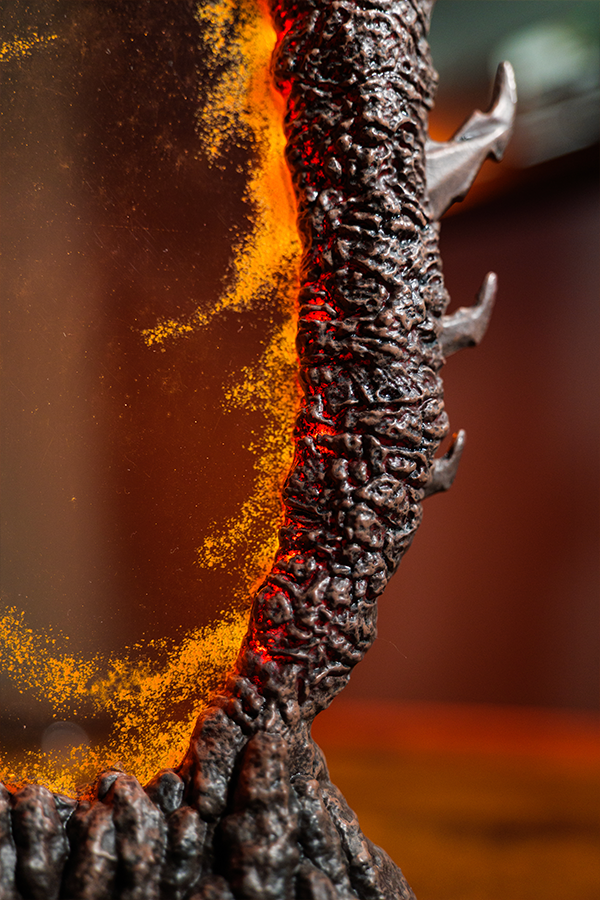 The Elder Scrolls IV: Oblivion Remastered LED Gate Statue - Image 3