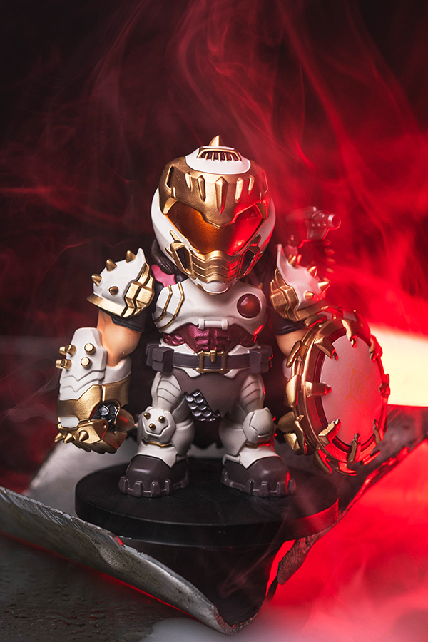 DOOM: The Dark Ages Slayer Mini Collectible Figure (Divinity Variant) - Image 2