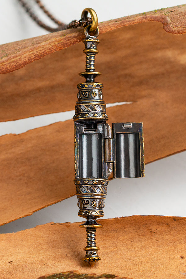 Hinged Elder Scroll Necklace - Image 4