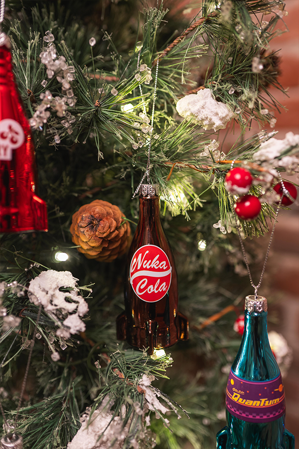Fallout Nuka-Cola Glass Bottle Tree Ornament Set - Image 3