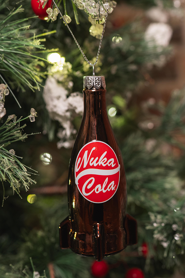 Fallout Nuka-Cola Glass Bottle Tree Ornament Set - Image 5