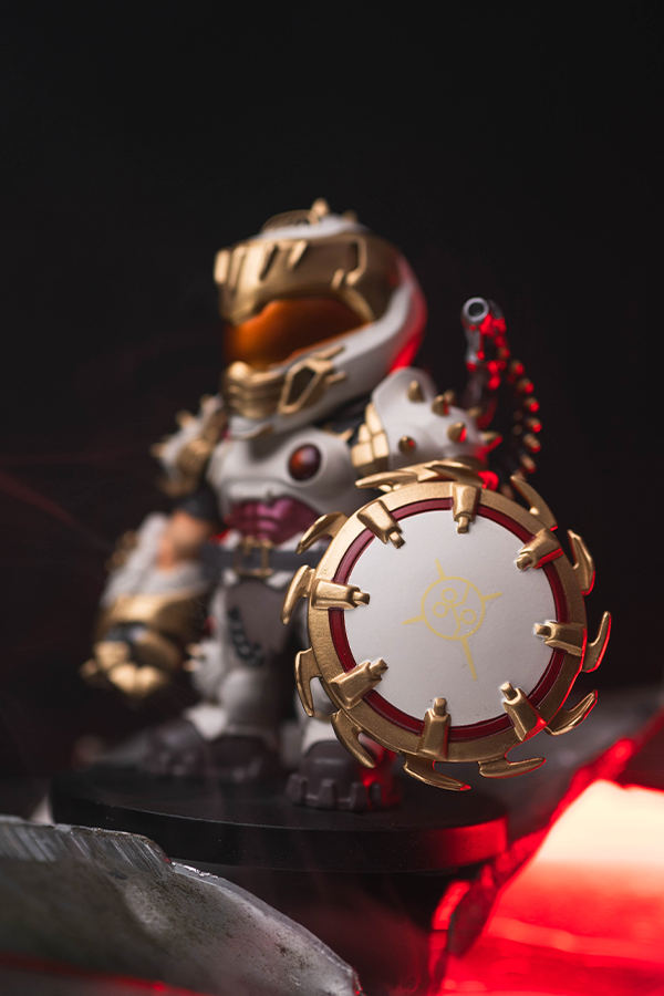 DOOM: The Dark Ages Slayer Mini Collectible Figure (Divinity Variant) - Image 9