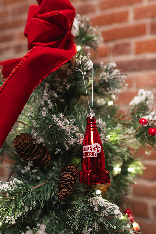 Fallout Nuka-Cola Glass Bottle Tree Ornament Set - Image 9